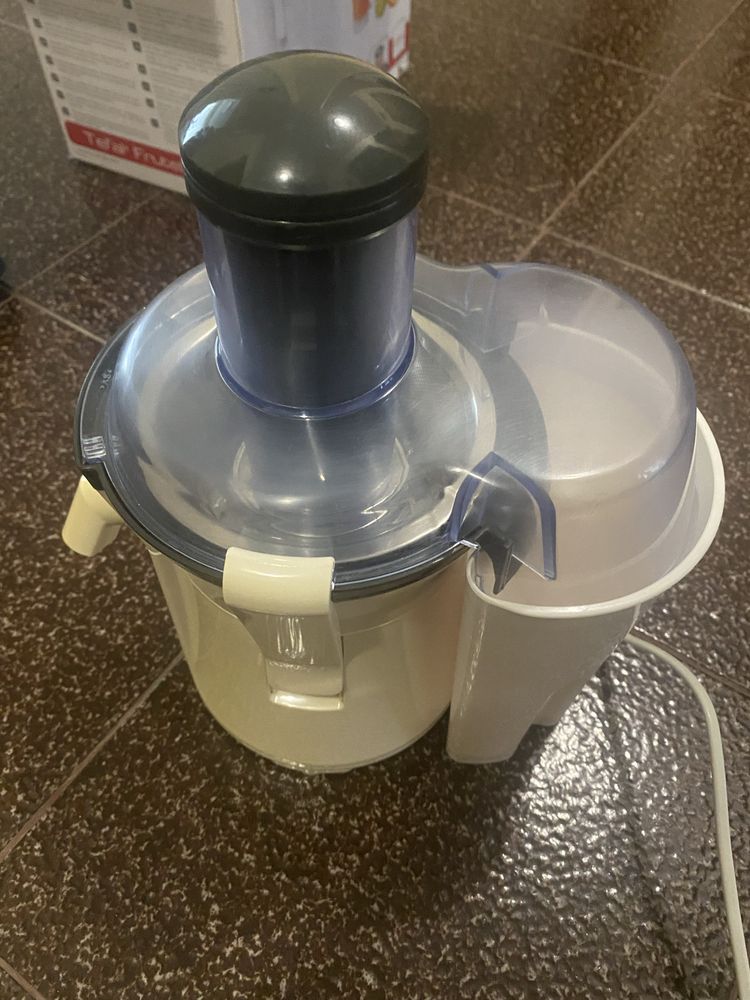 Електрическа сокоизтисквачка Tefal Frutelia