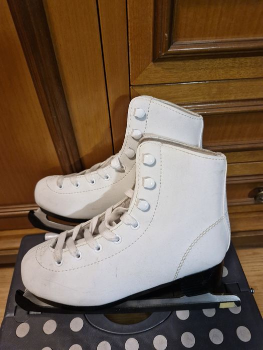 Patine Oxelo albe marimea 33/34