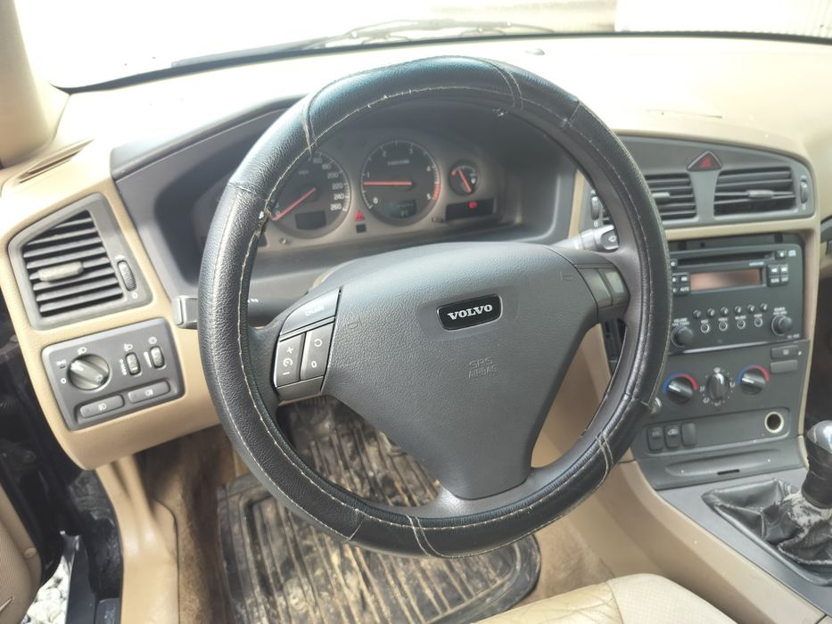 Volvo S60 din anul 2001 motor de 2.4 diesel la 999 euro