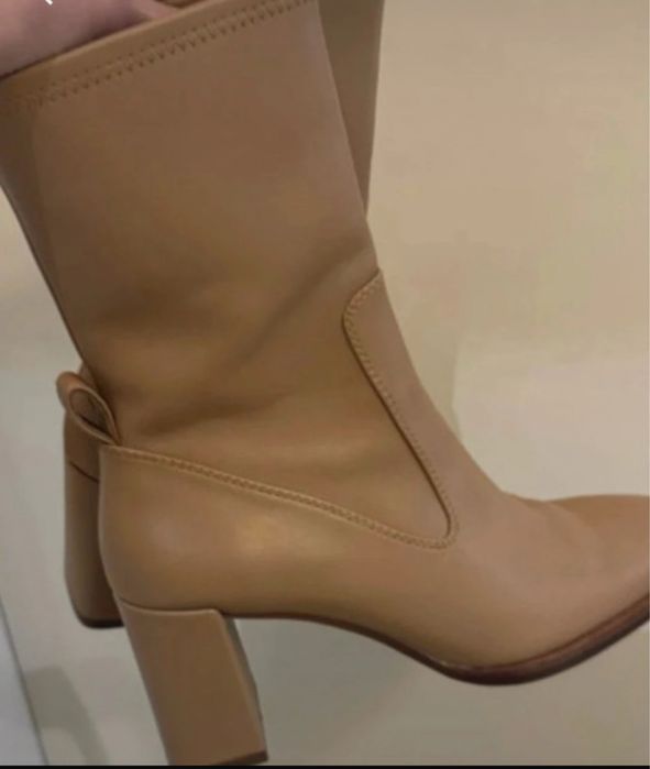 Ghete din piele, Uterque by Massimo Dutti
