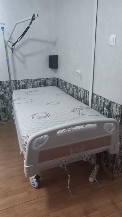 Болнично легло с механизъм
