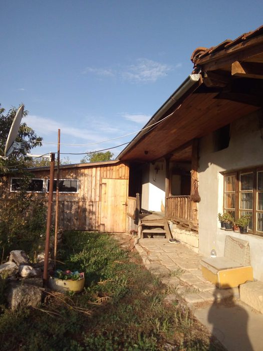 Продава се Къща в с. Малък Поровец, Област Разград - 100 кв.м за 255 €/кв.м - Снимка #1