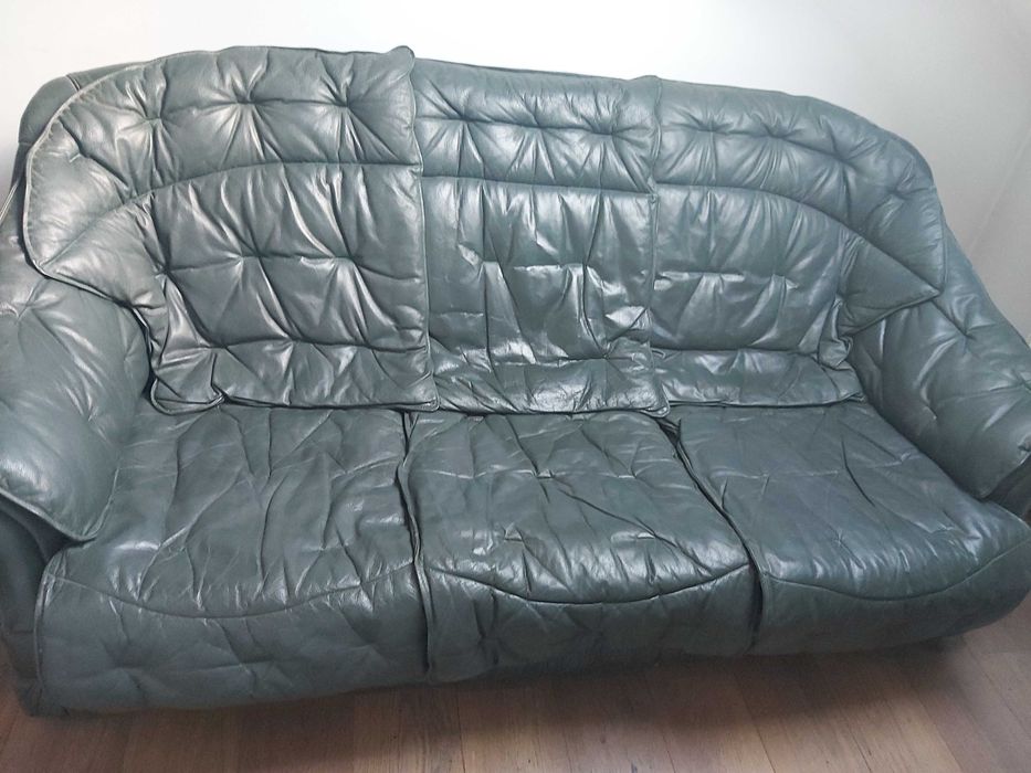 Set canapea cu 2 fotolii din piele naturala, in stare exceptionala