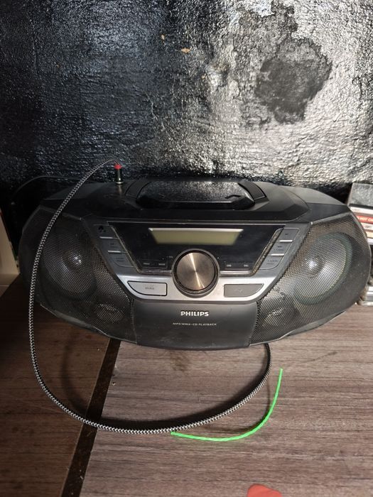 Магнитофон б/у в неплохом состоянии