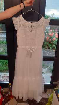 Vând rochie alba mărimea M
