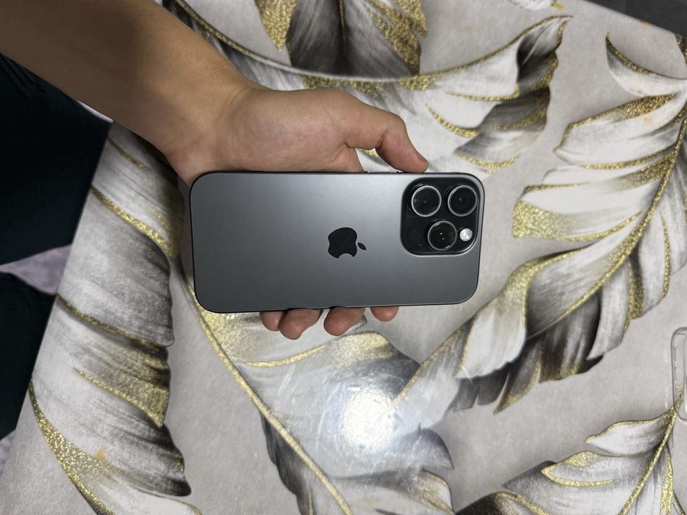 Продается iPhone 16pro 256gb 100% black