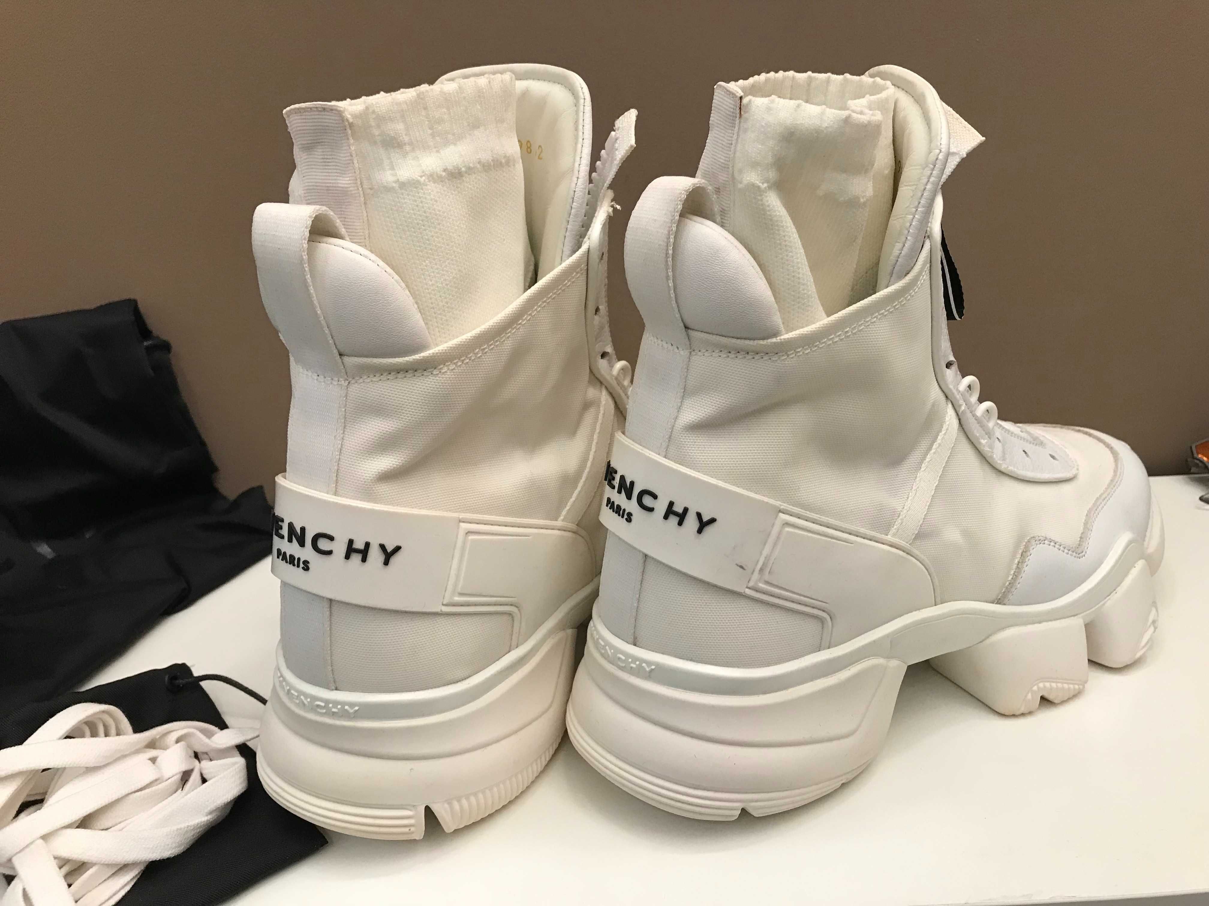 Givenchy ghete 41-42 autentice, full box, retail 880 euro