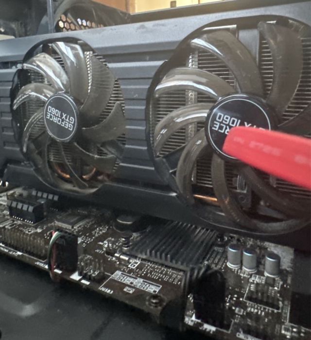 Работен гейминг компютър