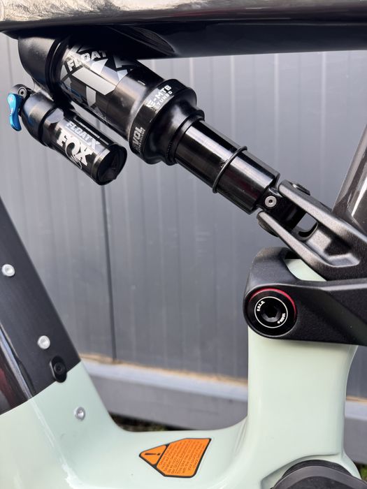 Електрически велосипед Focus JAM2 8.8 carbon