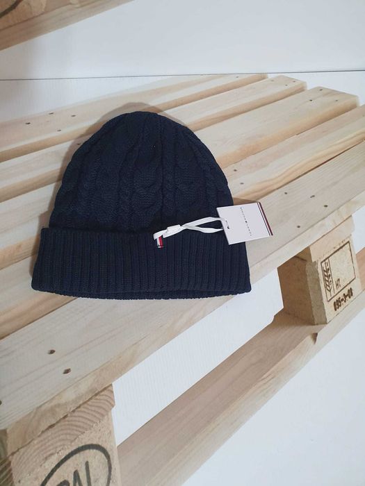 Vand caciula Tommy Hilfiger originala noua