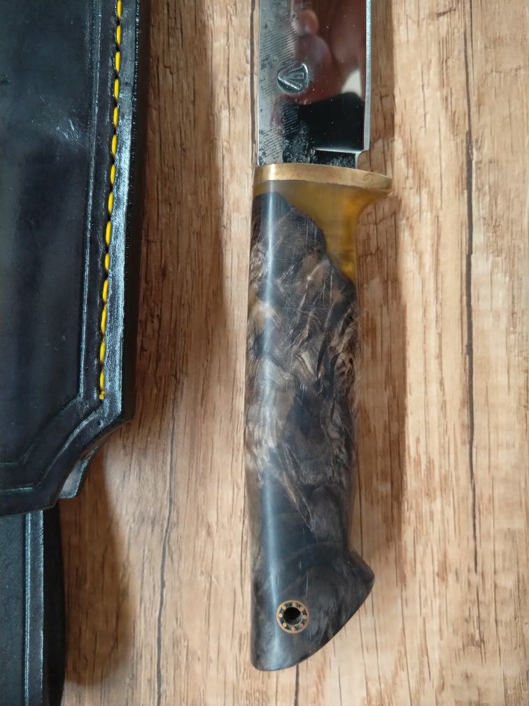 Продавам уникален Сибирски нож