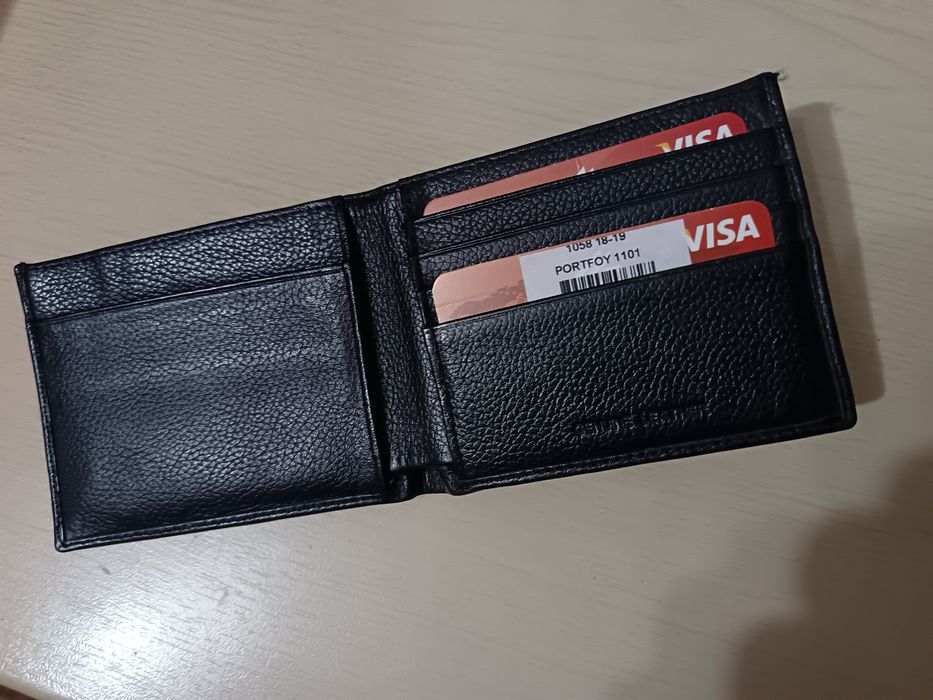 Портмоне сотилади.