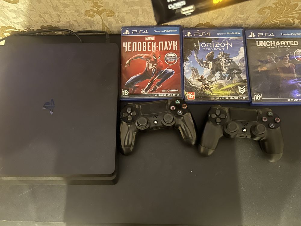 Продам PlayStation 4 1 tb