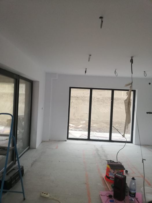 Zugrăveli faianță gresie debarasări apartamente  case mutări