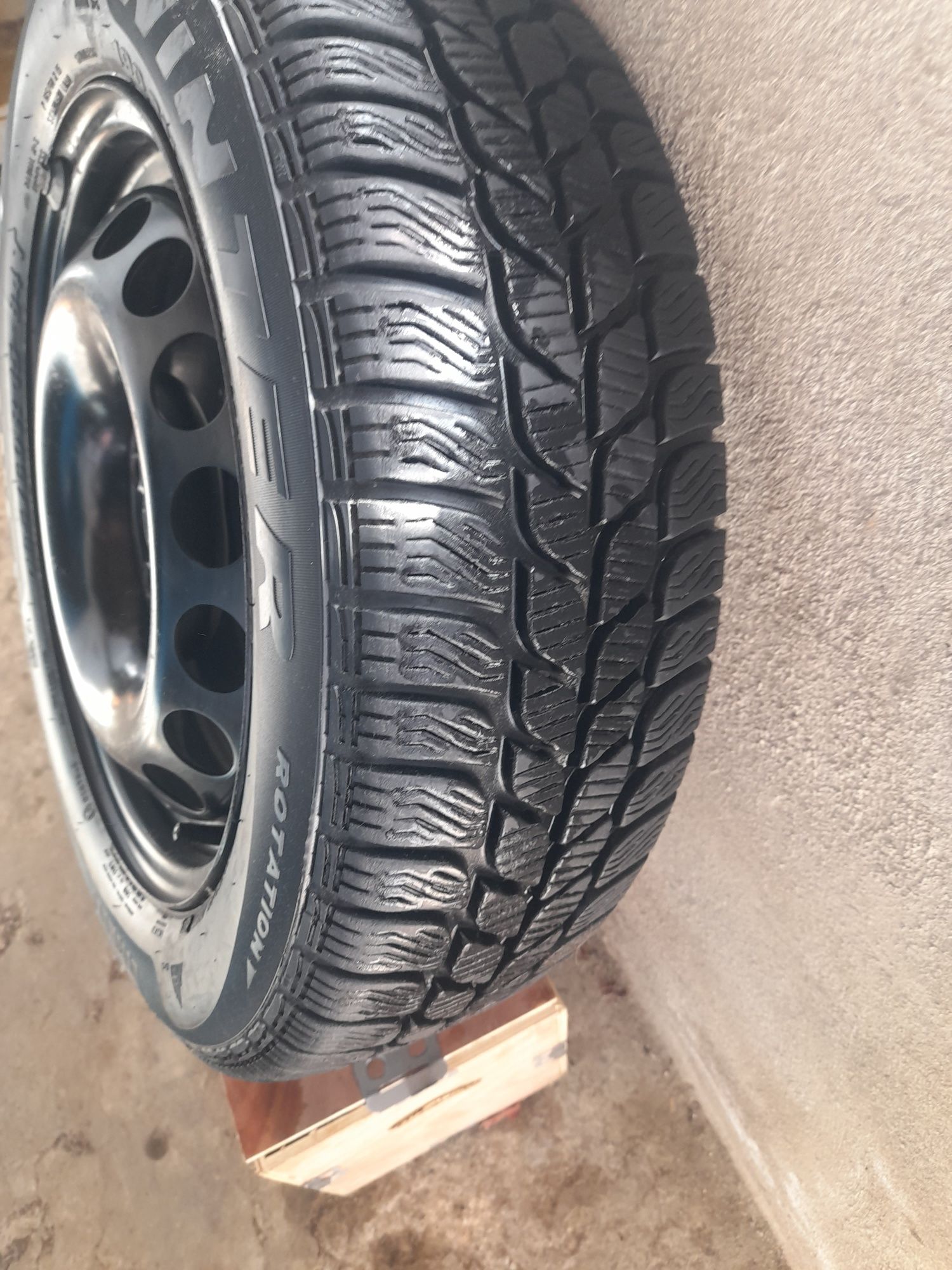 Vind rezerve vw 205 55 16  4 buc.