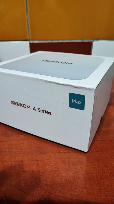 Mini PC Geekom A9MAX Ryzen AI 9 HX 370 nou