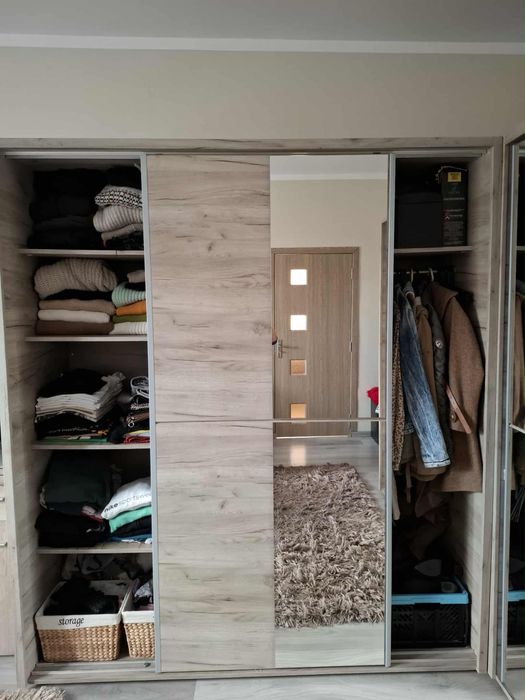 Dulap dormitor in stare foarte buna