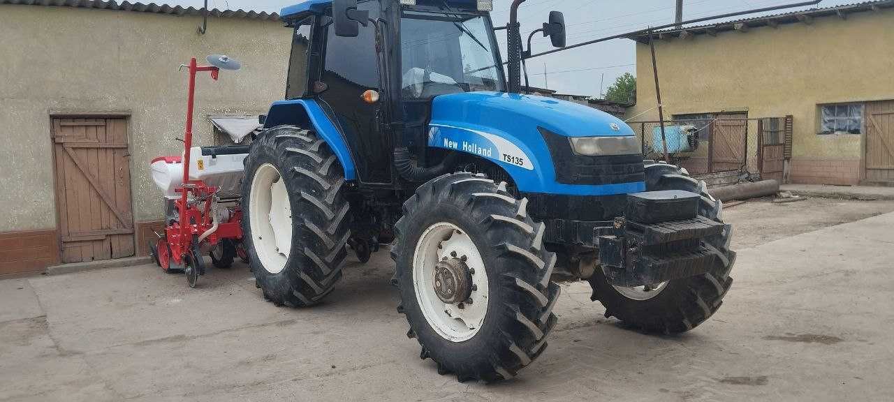 Трактор New Holland TS135