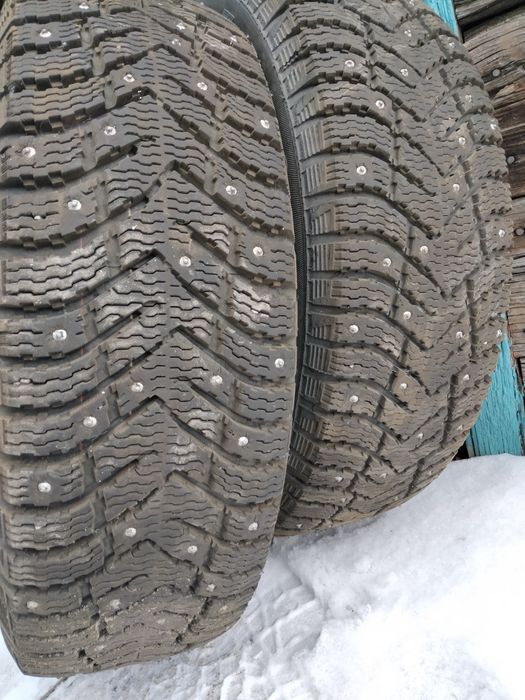 Шины зимняя шипован новый