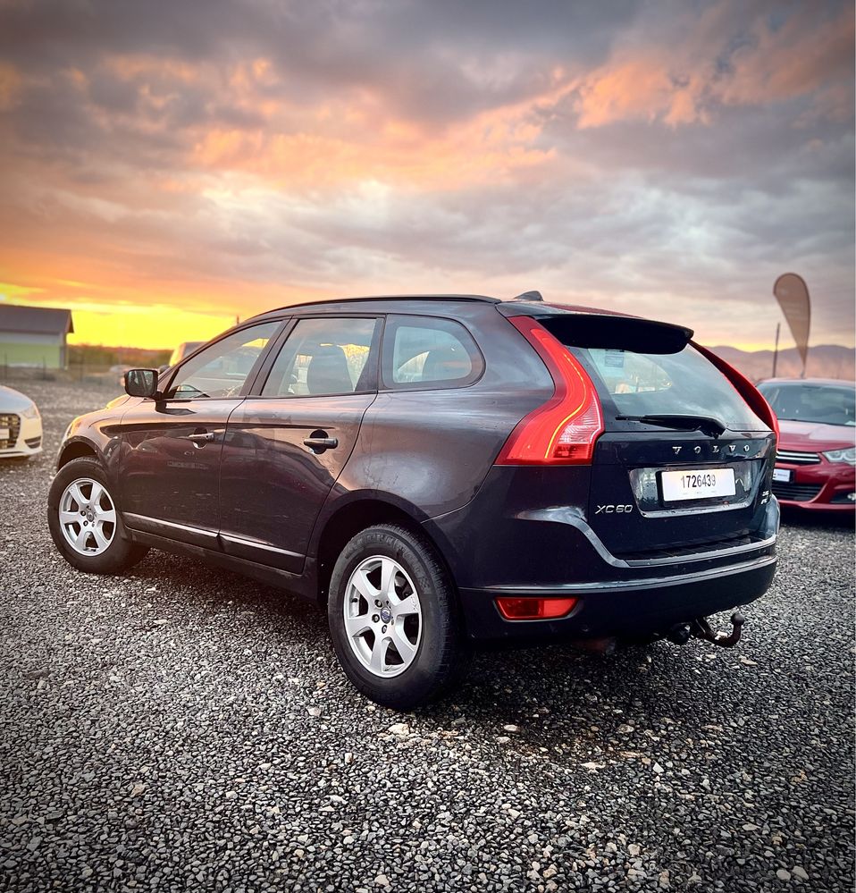 Volvo Xc60 - Automat 4x4 / Carte service / Cash sau rate