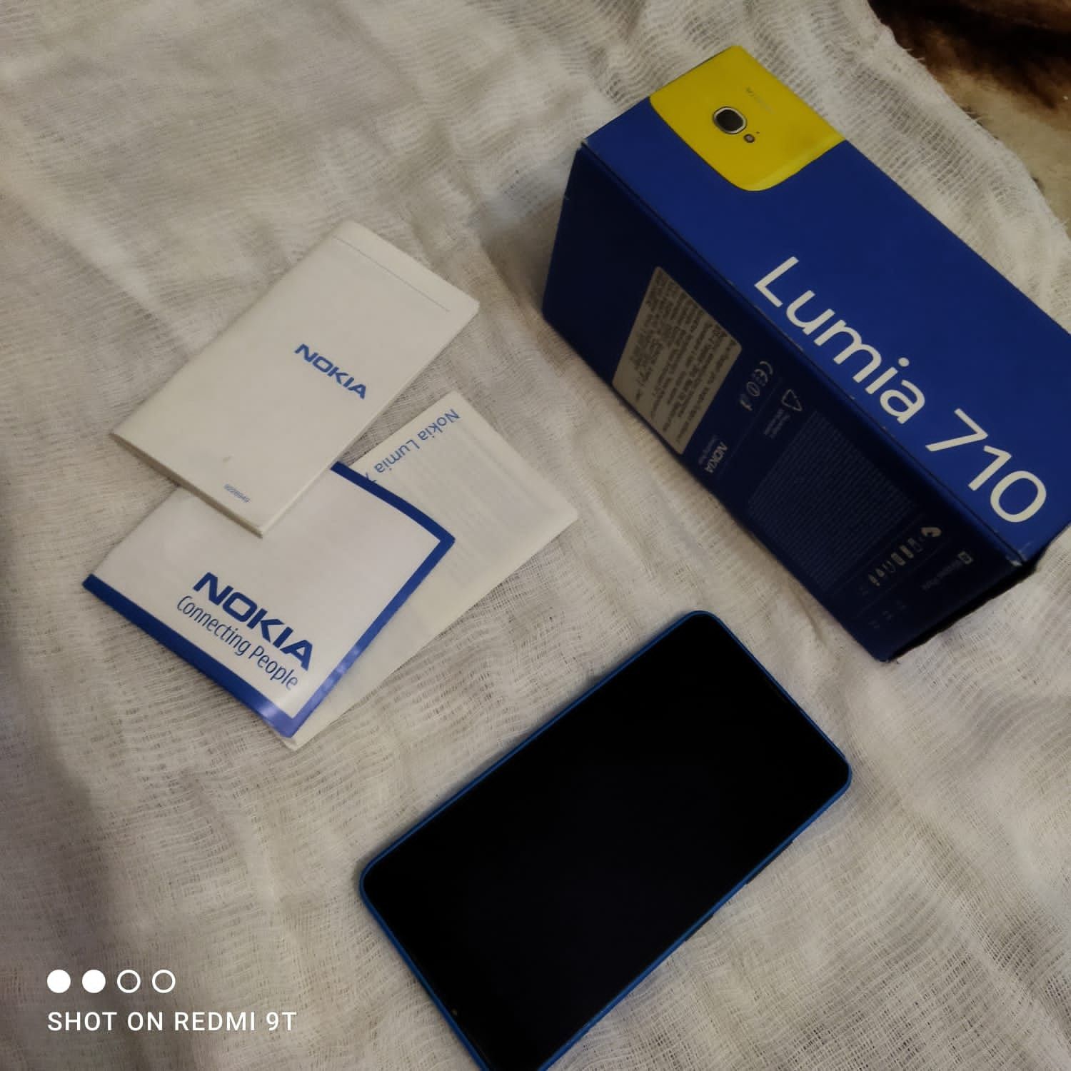 Продам смартфон Nokia Lumia 710