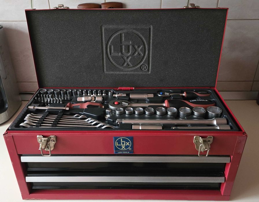 Trusa scule Lux Tools, 71 piese, rosu