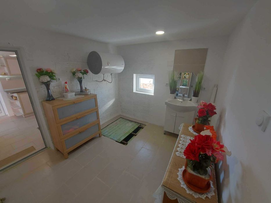 Продава се Къща в с. Пресиян, Област Търговище - 100 кв.м за 281 €/кв.м - Снимка #3