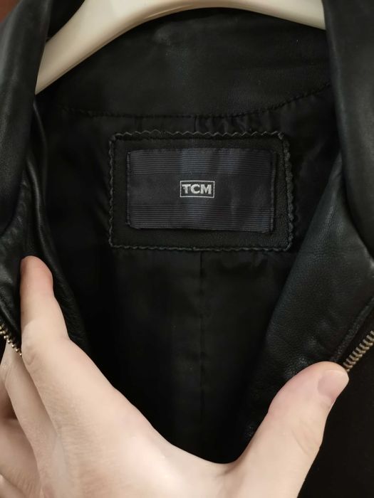 Продавам дамско късо кожено яке