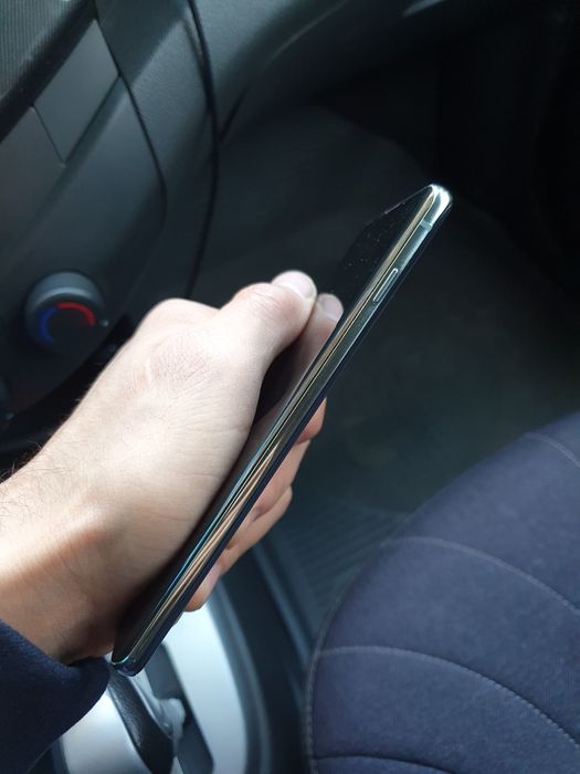 Samsung Galaxy S10 128Gb продам