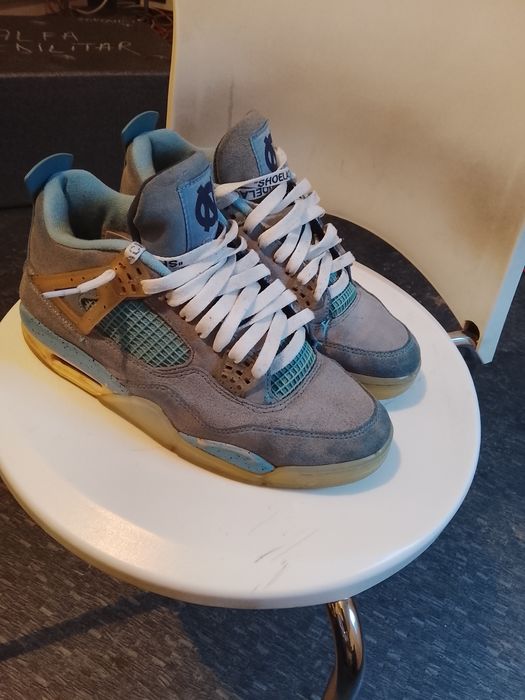 De vânzare , adidași