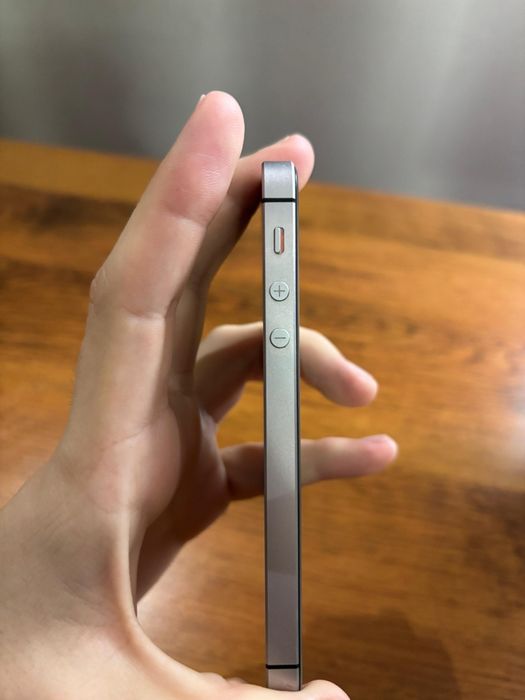 Iphone se в идеальном состоянии