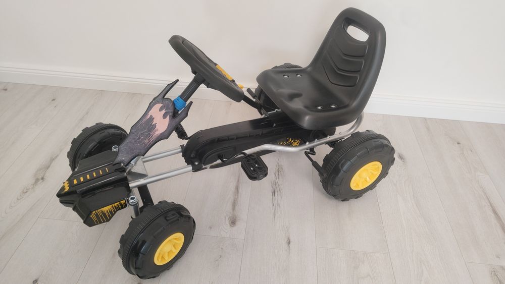 Cart Batman cu pedale pentru copii