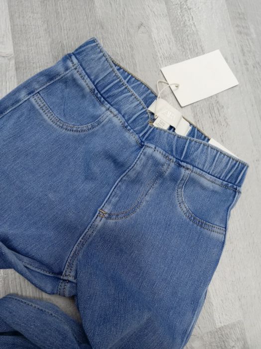 Blugi evazați, pentru fetite, marca Zara, mărime 110cm(5ani)