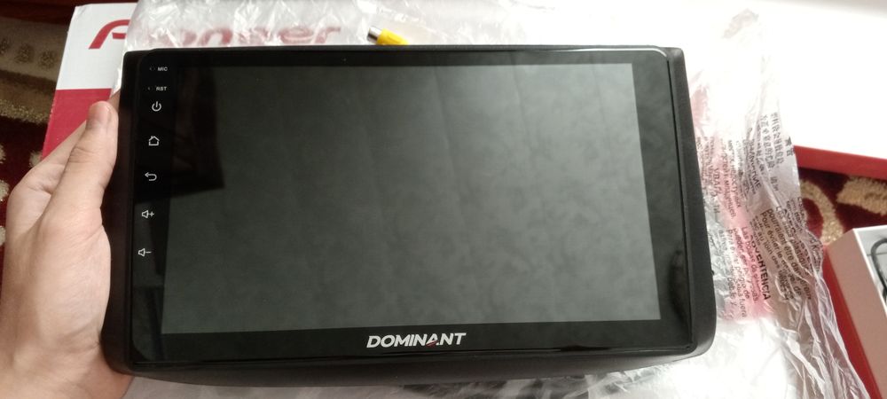 Dominant moshina uchun ekran