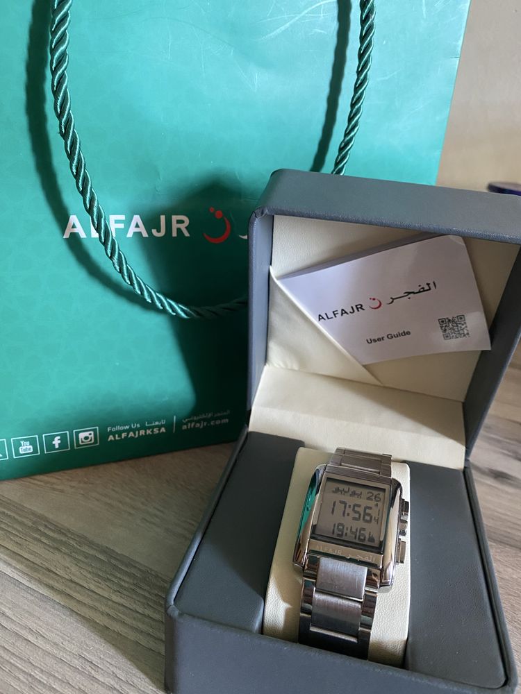 Al-Fajr orginal soat sotiladi.