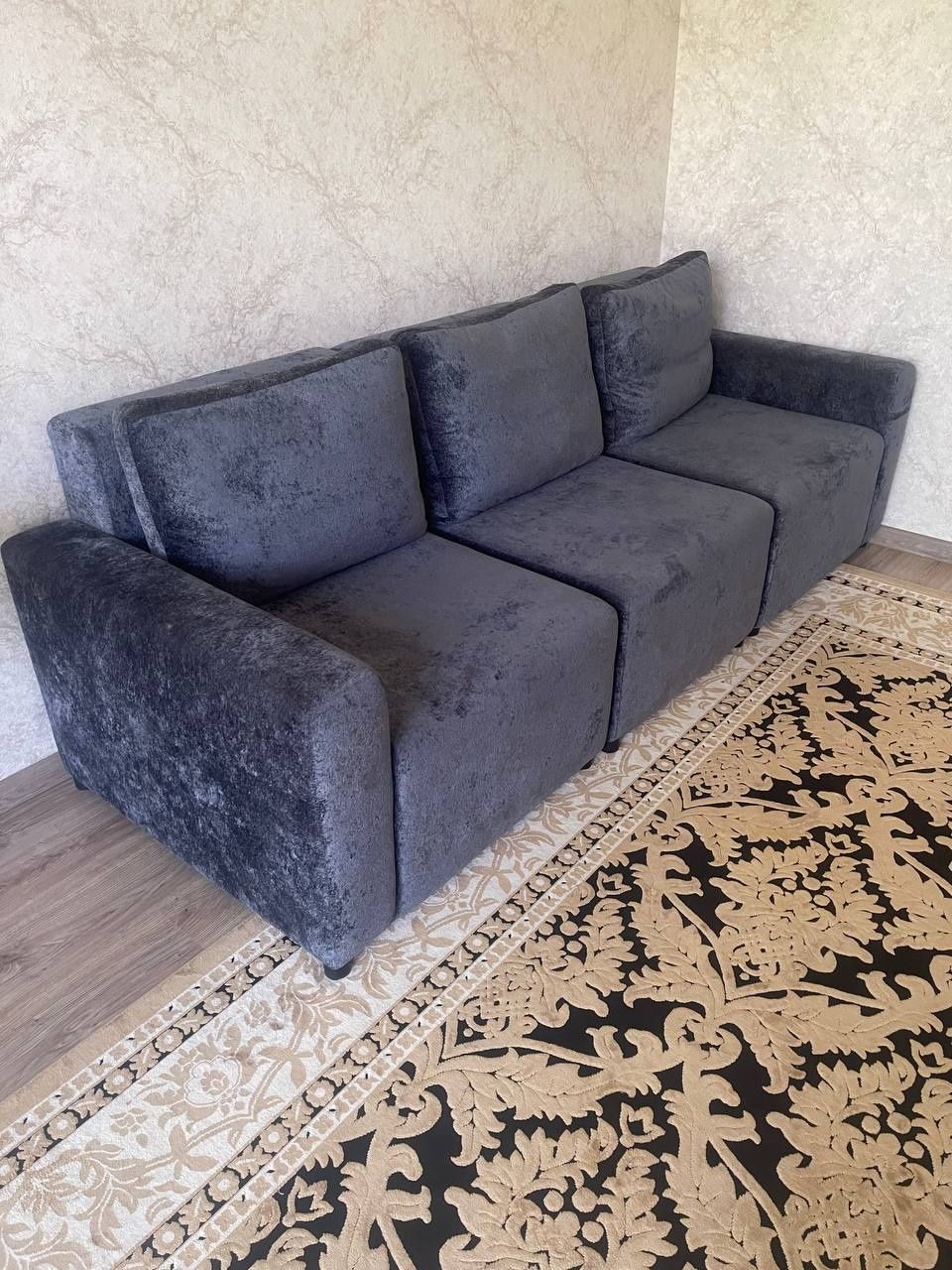 Диван продается новий