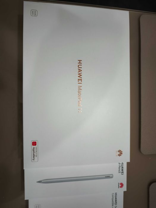 Tableta Huawei Matepad 11 , husa cu tastatura si stylus (pen)