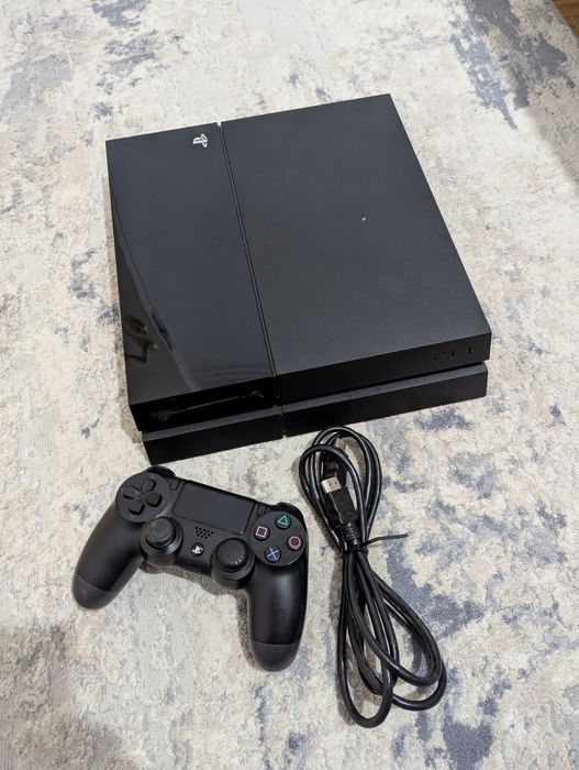 Playstation 4 500 GB  -Stare buna-