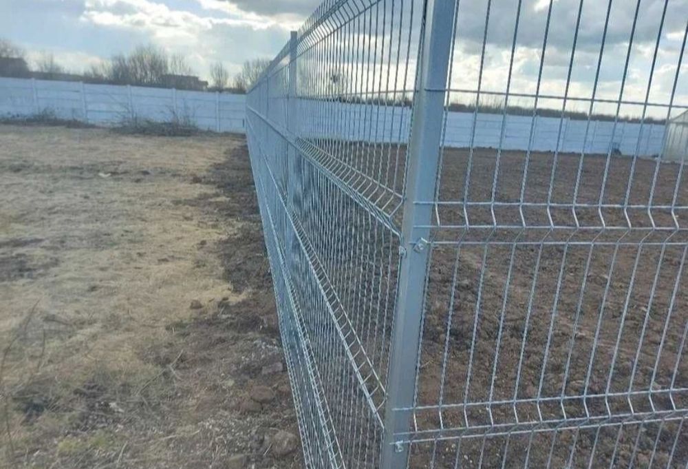 Facem Garduri Din Plasa Burdurata la comanda clientului orice model