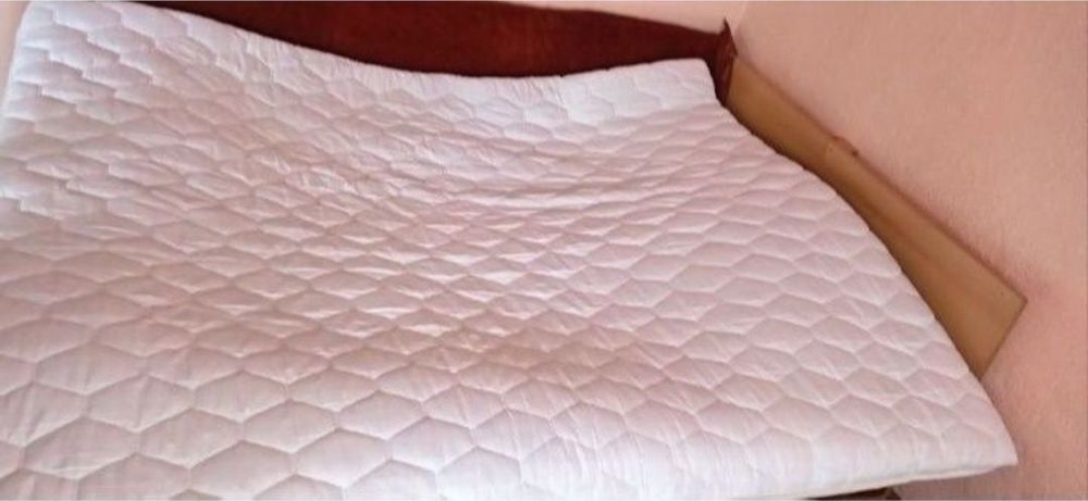 Vând Urgent Saltea Topper 160 × 200 cm