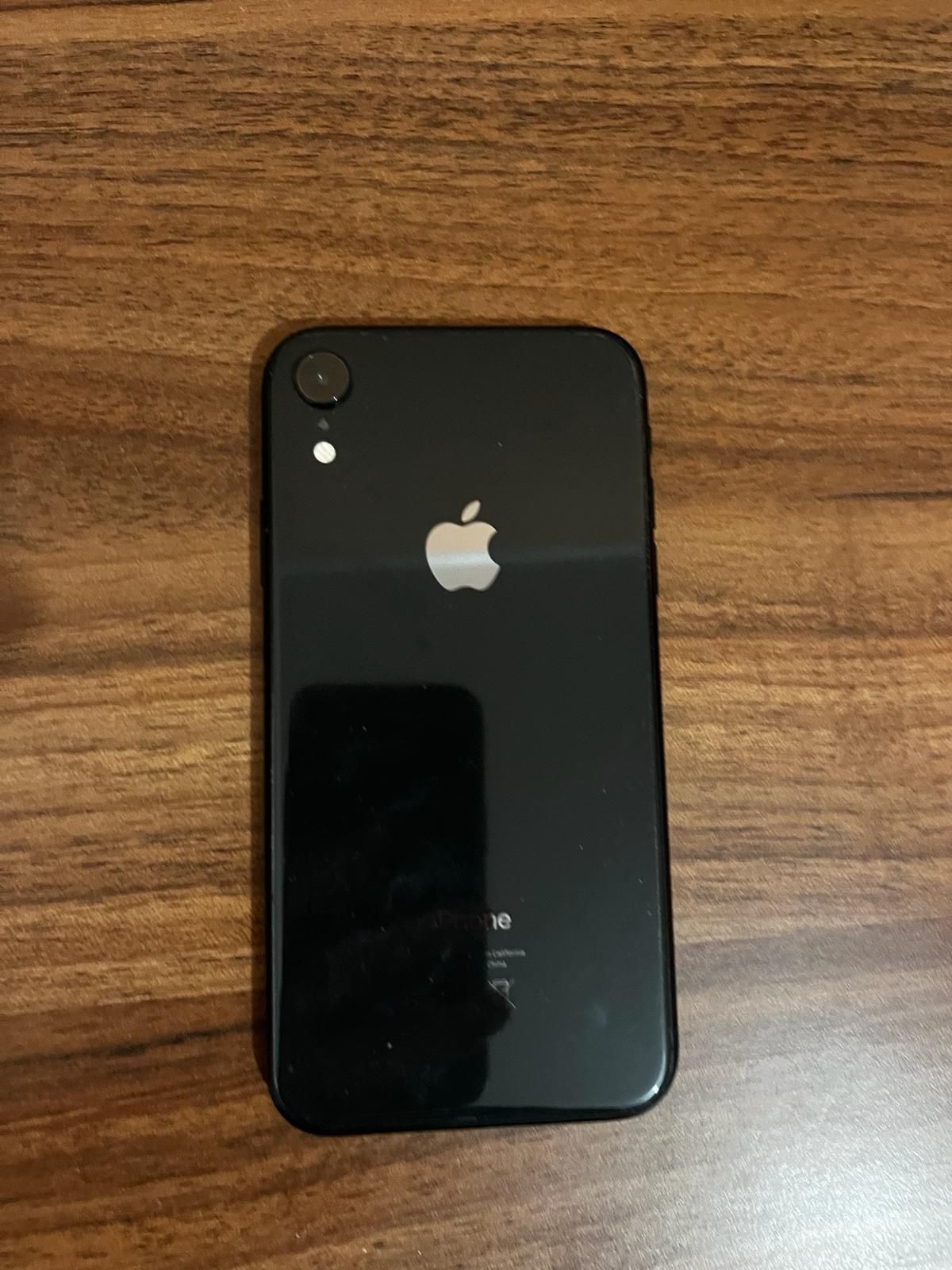 Vând telefon iphone xr