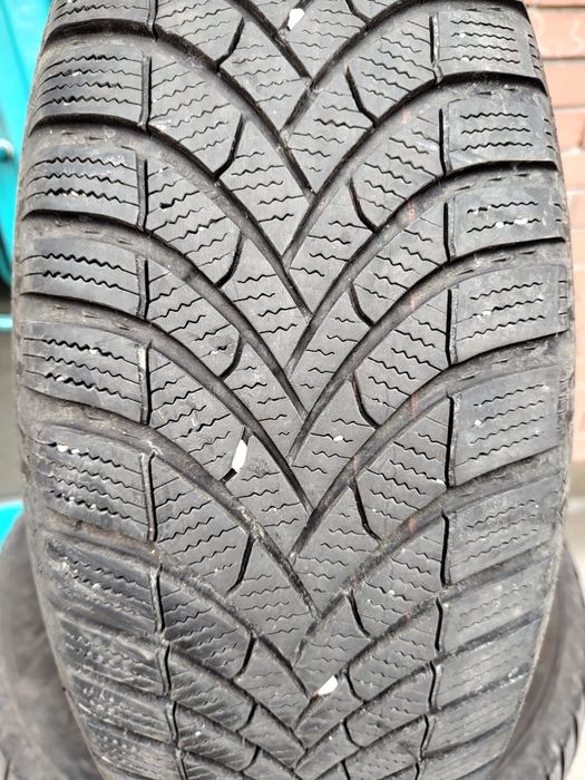 Продавам 4бр. Зимни гуми 215/65/16 Semperit