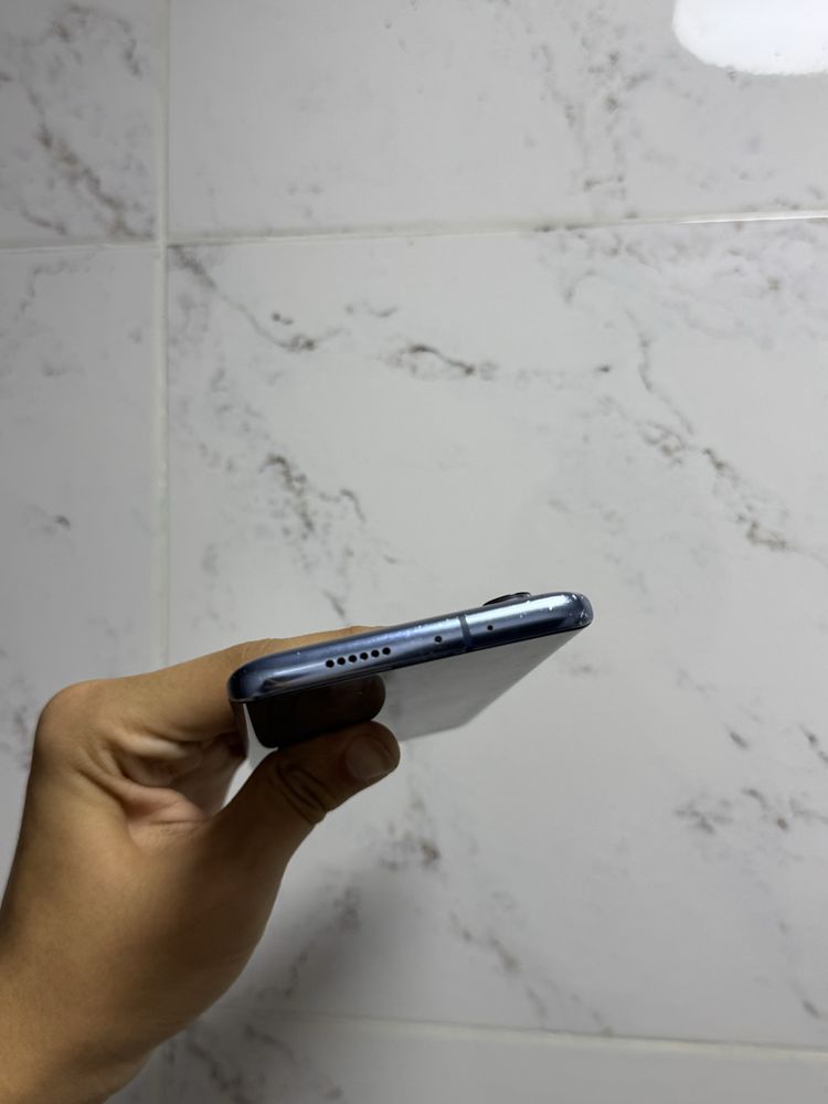 Mi 10 5g 8/128gb срочни сотилади