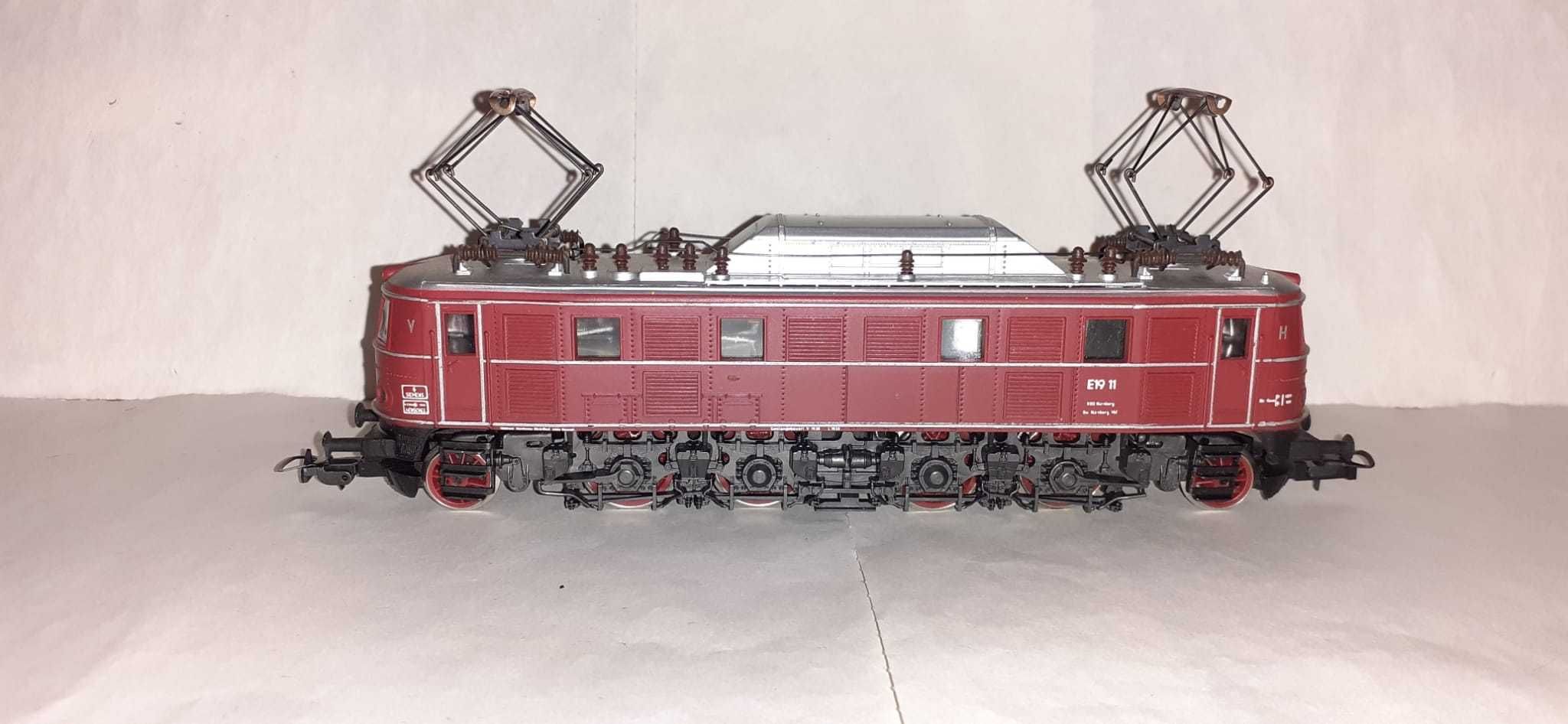 Locomotiva Rivarossi E19 scara HO trenulet electric