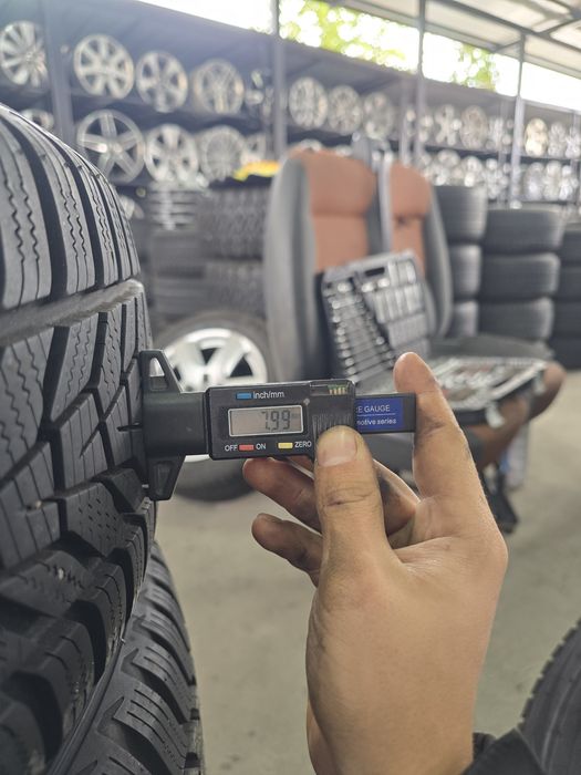 2 Броя 225/60/17 Hankook 8mm 22dot