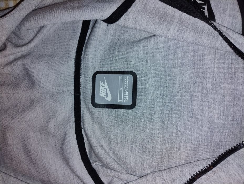 Nike tech culoare gri