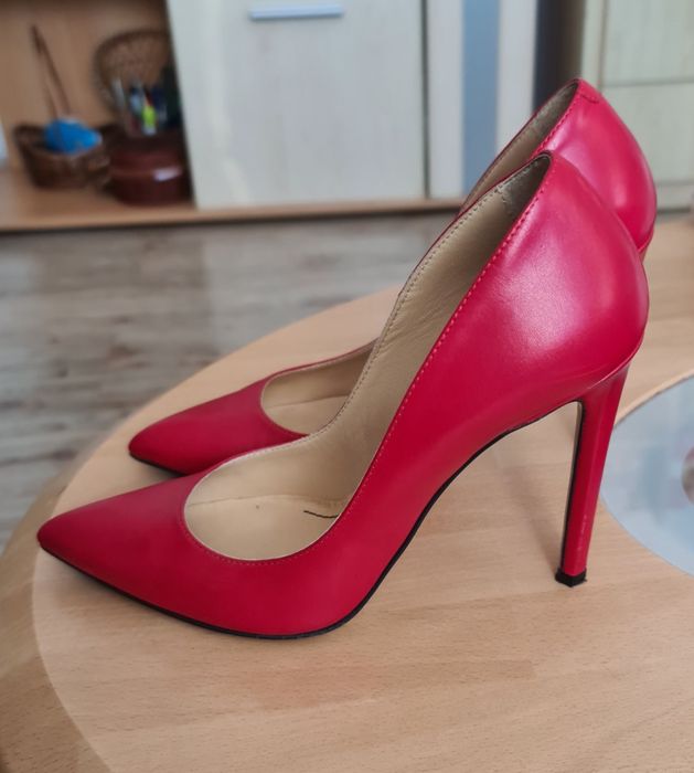 Червени обувки MUSETTE