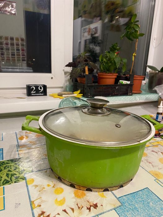 Продам кастрюлю 4 литра