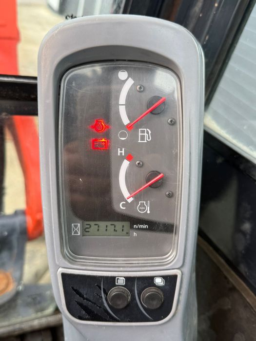 Miniescavator kubota 2,7 tone . Posibilitate rate avans 0