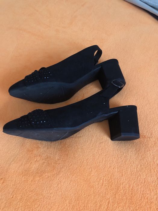 Pantofi decupati marimea 37